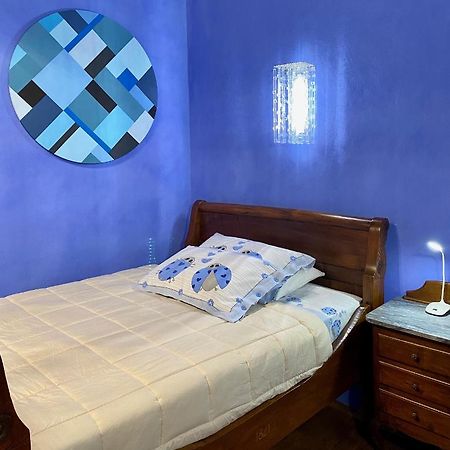 Blue Room Салуцо Екстериор снимка